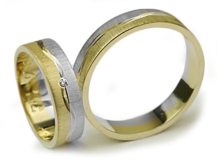 Dwukolorowe obrączki ślubne płaskie z cyrkonią 5mm Infinity I008-k