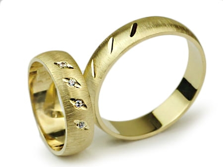 Przejdź do produktu Obrączki ślubne z żółtego złota półokrągłe z cyrkoniami 5mm Infinity