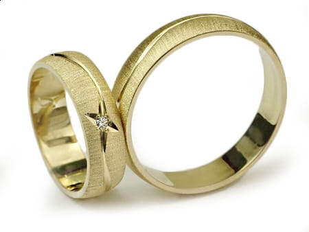 Obrączki ślubne z żółtego złota półokrągłe z cyrkonią 5mm Infinity  I025