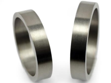 Obrączki ślubne z tytanu płaskie 4mm Tytanowe T009
