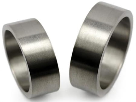 Obrączki ślubne z tytanu płaskie 7mm Tytanowe T012
