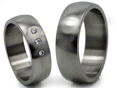 Obrączki ślubne z tytanu półokrągłe z cyrkoniami 6mm Tytanowe  T018
