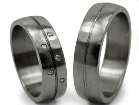 Obrączki ślubne z tytanu półokrągłe z cyrkoniami 6mm Tytanowe T022
