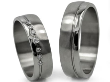 Obrączki ślubne z tytanu półokrągłe z cyrkoniami 6mm Tytanowe T023