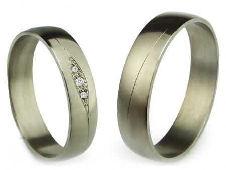 Obrączki ślubne z tytanu półokrągłe z cyrkoniami 5mm Tytanowe  T040