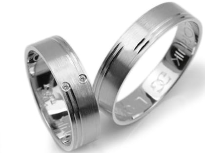 Przejdź do produktu Obrączki ślubne z białego złota płaskie z cyrkoniami 5mm Lux L030