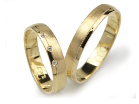 Obrączki ślubne z żółtego złota półokrągłe z cyrkoniami 4mm Lovely L032