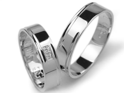 Przejdź do produktu Obrączki ślubne z białego złota płaskie z cyrkoniami 5mm Lux L036