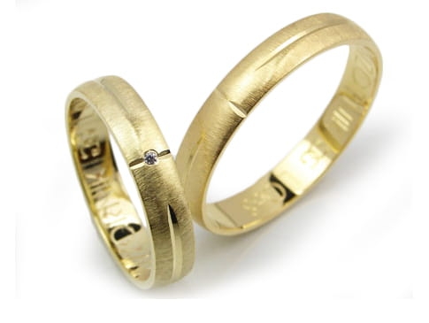 Obrączki ślubne z żółtego złota półokrągłe z cyrkonią 4mm Lovely L068