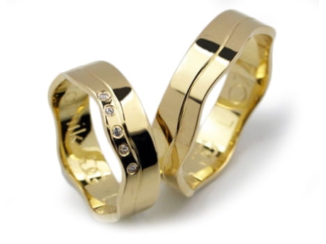 Przejdź do produktu Obrączki ślubne z żółtego złota płaskie z cyrkoniami 5mm Lux L074