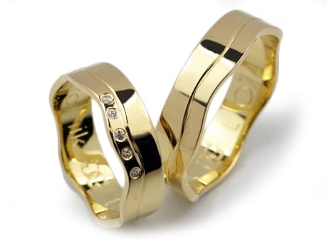 Obrączki ślubne z żółtego złota płaskie z cyrkoniami 5mm Lovely L074