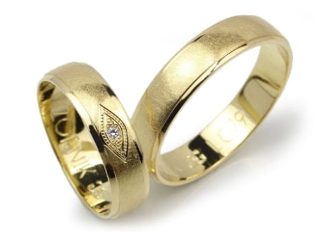 Przejdź do produktu Obrączki ślubne z żółtego złota półokrągłe z cyrkonią 5mm Lux L079